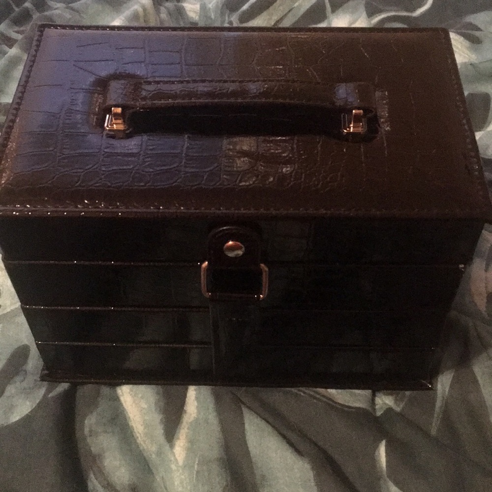 makeup box - Picture 2 of 5